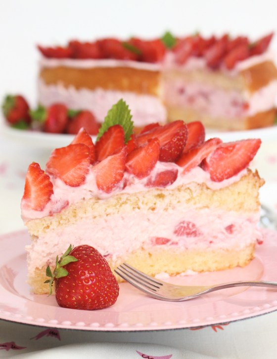 erdbeer-sahne-stueck